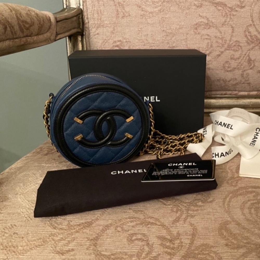 💯 Authentic Chanel Blue Quilted Round Bag Filigree